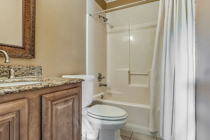 907 Catskill Ln — Photo 16