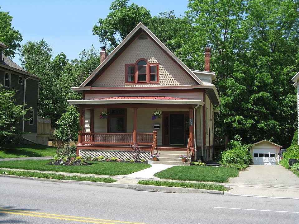 Hyde Park character with easy access to Starbucks, shopping and major highways
