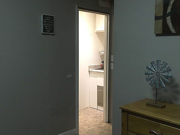 Entrance to kitchenette and 