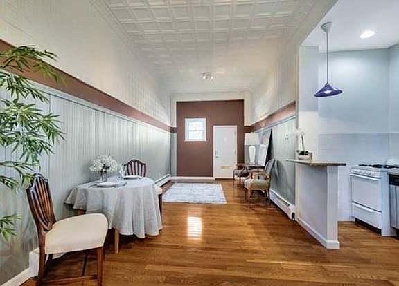 *Old photo* Unit is available furnished