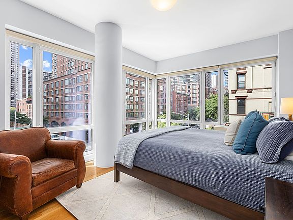 5th image of 454 W 54th St APT 3D