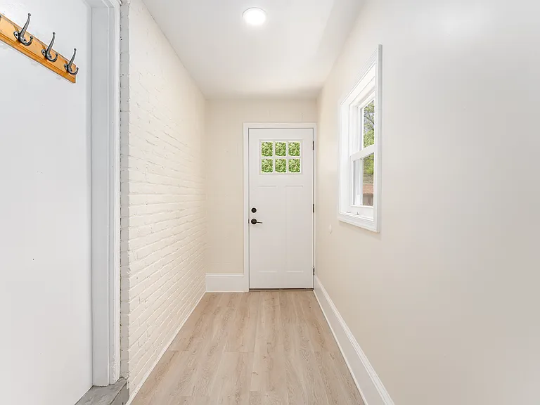 129 Walnut St — Photo 10