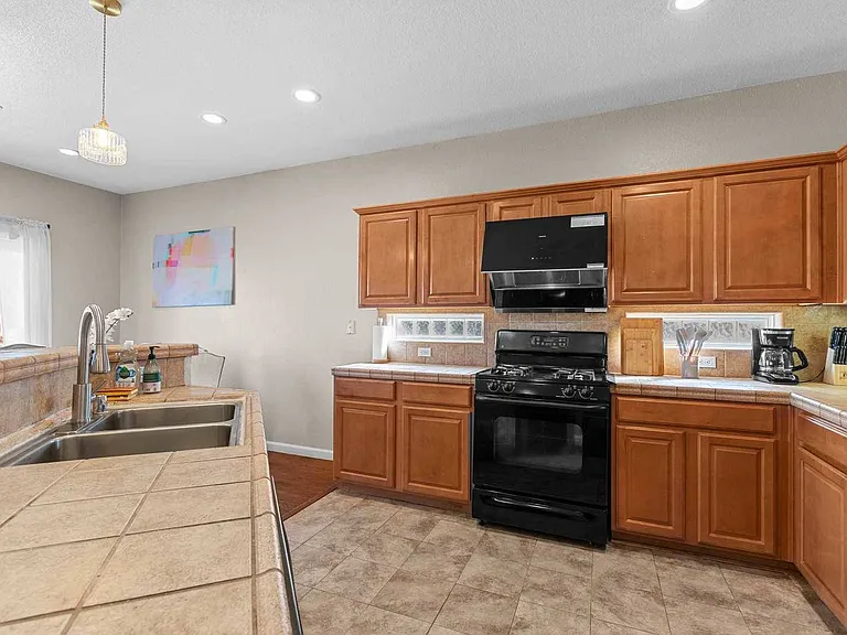 9986 Aspen Meadows Ct — Photo 12