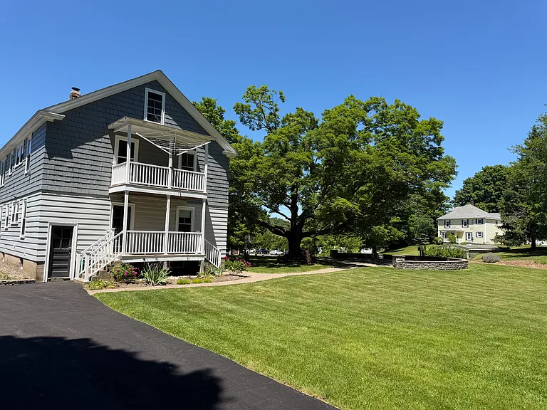 183 Pleasant St #2 — Photo 3