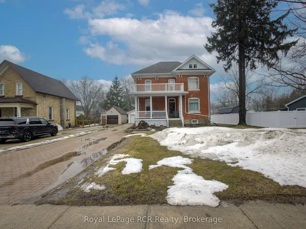 212 King St, North Perth, ON N0G 1B0