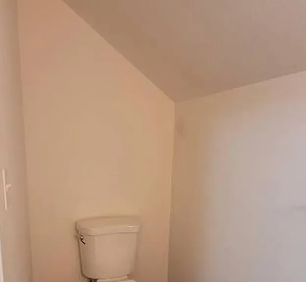 424 Park Ave — Photo 17