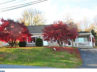 1104 W Leesport Rd, Leesport, PA 19533