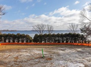 1525 Bay Ridge Rd, Wayzata, MN 55391