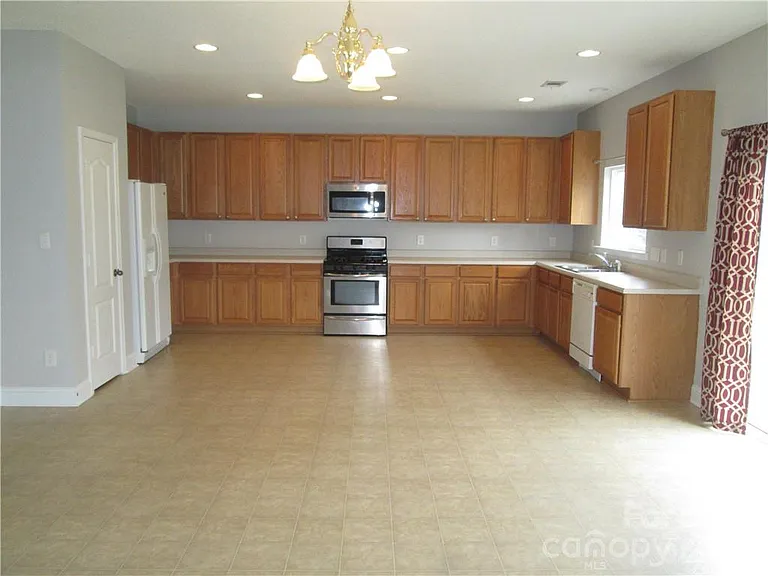 12623 Cumberland Cove Dr — Photo 3