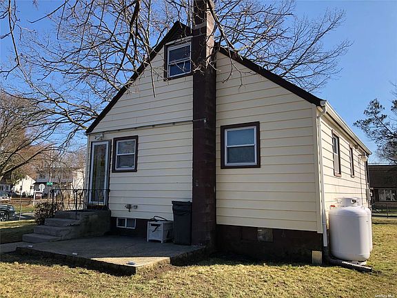 3rd image of 61 E Booker Ave