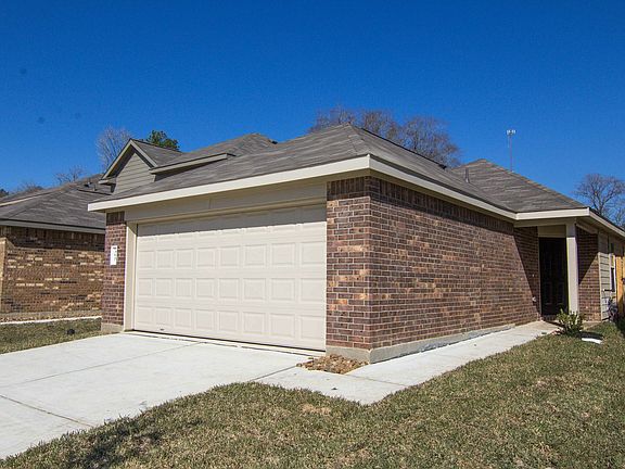 3rd image of 392 Upper Creek Dr