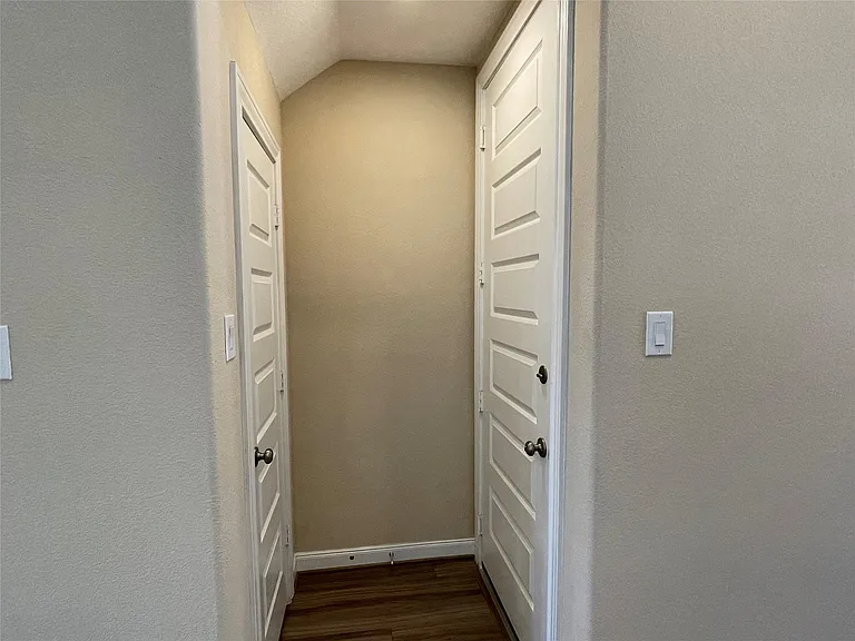 10418 Quiet Courtyard Rd — Photo 15