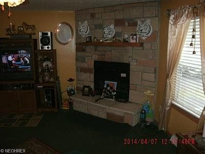 4th image of 1221 Augustine Ave