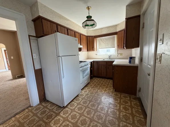 909 Mackinaw St, Saginaw, MI