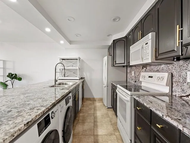 216 Old Meadow Way — Photo 13