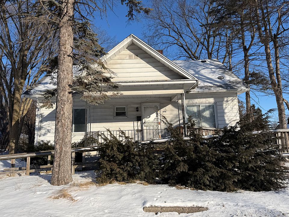 1st image of 2115 E Remington St