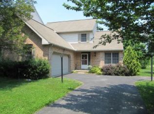 2657 Stagecoach Ln, Lancaster, PA