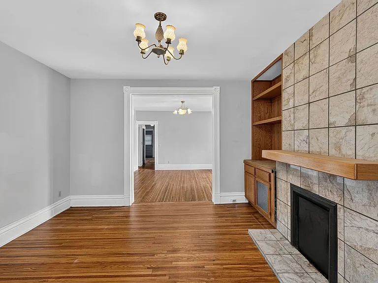 515 Whitall St #A — Photo 6
