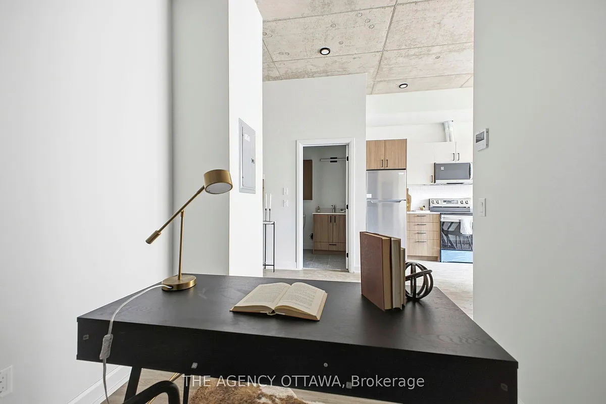 Building Photo - 56 Bayswater Ave #208