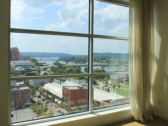 3rd image of 521 President Clinton Ave APT 1204
