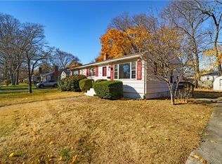 85 Amsterdam Ave, Warwick, RI 02889