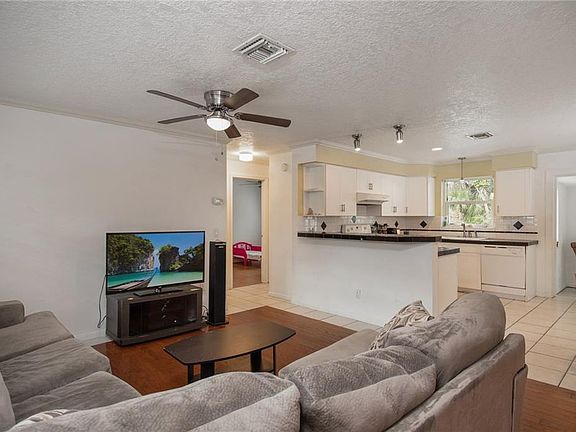 4th image of 1626 25th Ave