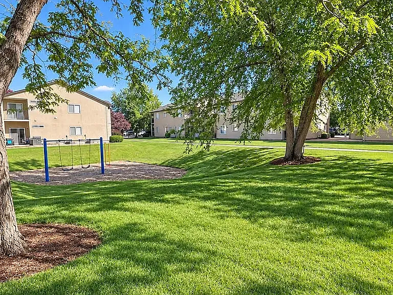 2 bed, 900 sqft, $1,599 — Photo 3
