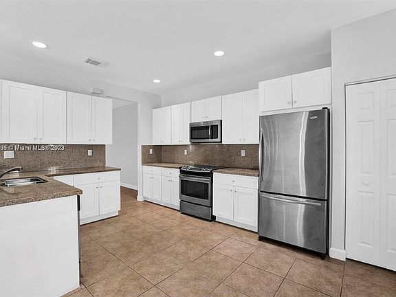 4th image of 11449 NW 74th Ter #11449