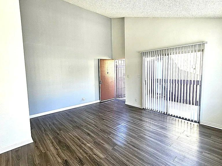 Old Mill Apartments — Photo 7