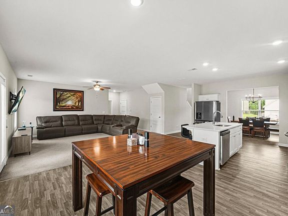 5th image of 409 Splash Pointe