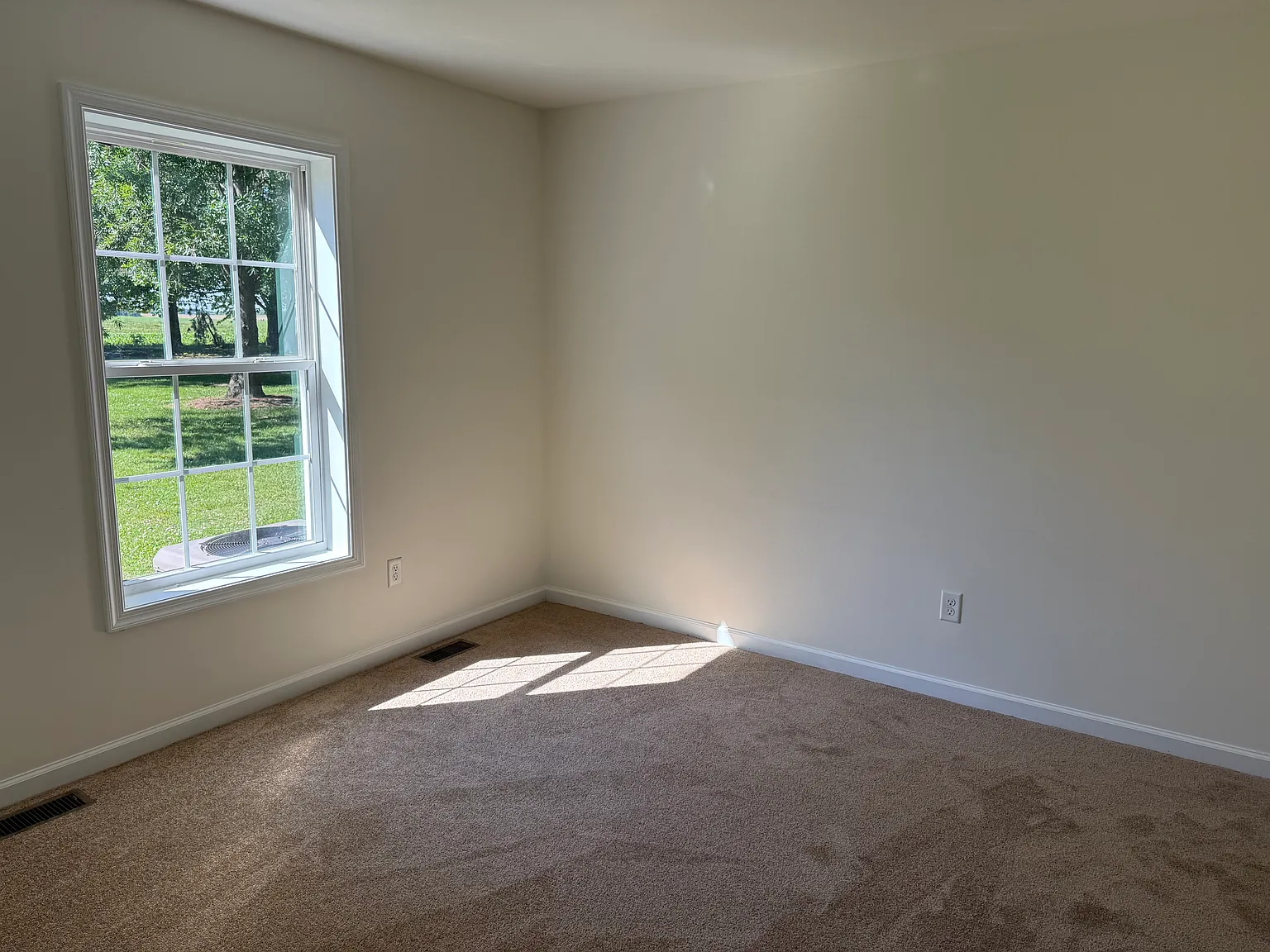 4 bed, 1500 sqft, $2,100 — Photo 4