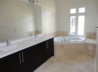 7 Brighton Pl #6, Vaughan, ON L4J0H1