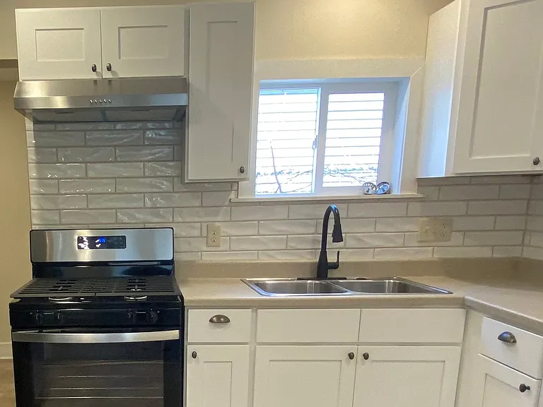 1574 Forrest Ave NE — Photo 5