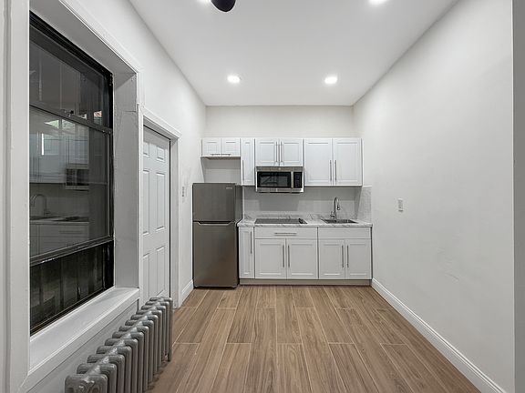 5th image of 25 Church Ave #2B
