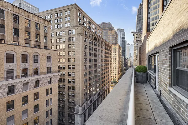 Sold by Compass | media 15