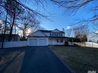 340 Pond Path, East Setauket, NY 11733