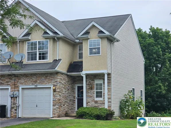 312 Maple Ct, Alburtis, PA 18011