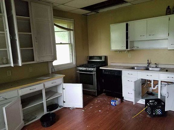 5th image of 1426 7th Ave