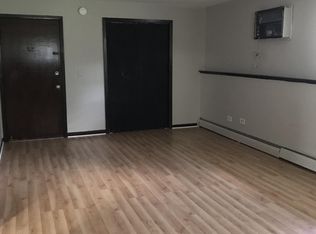 393 Ann St APT 1, South Elgin, IL 60177