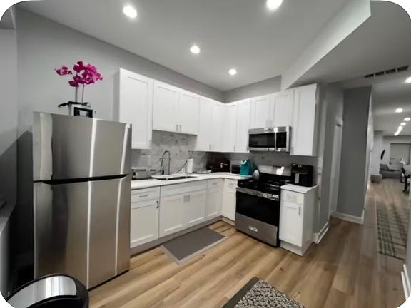 2nd image of 6832 S Calumet Ave #2