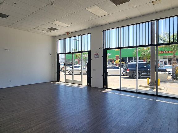 3rd image of 8332 Sepulveda Blvd #1