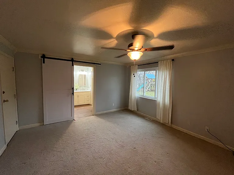 301 S Village Dr — Photo 21