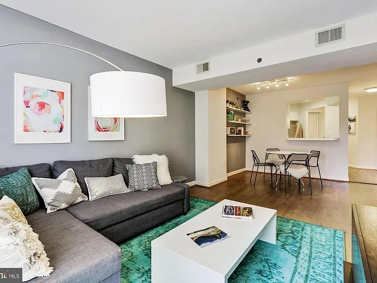 601 Pennsylvania Ave NW #211 — Photo 4