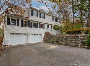 1 Adios Ln, Ledyard, CT 06339
