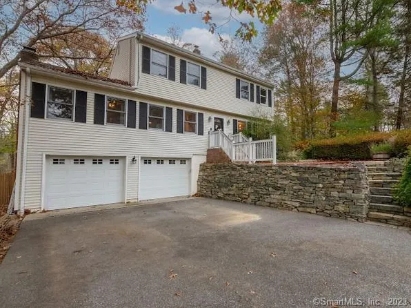 1 Adios Lane, Ledyard, CT 06339