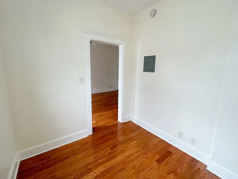 4440 Burns Ave #17 — Photo 9
