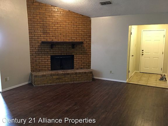 3rd image of 516 Cole Ave