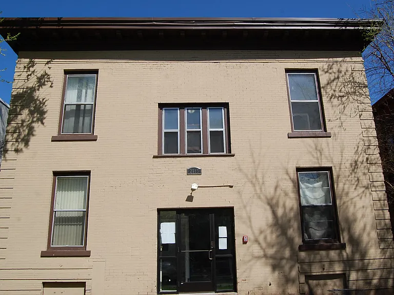 Whittier Flats - 2815 Pleasant Ave