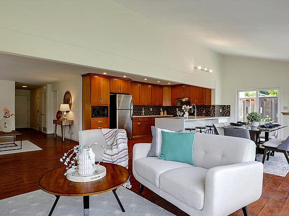 3rd image of 4919 Avenida De Los Arboles