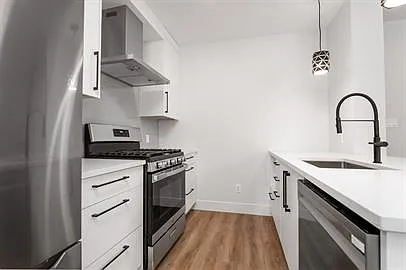 83 Rosemount Avenue — Photo 4